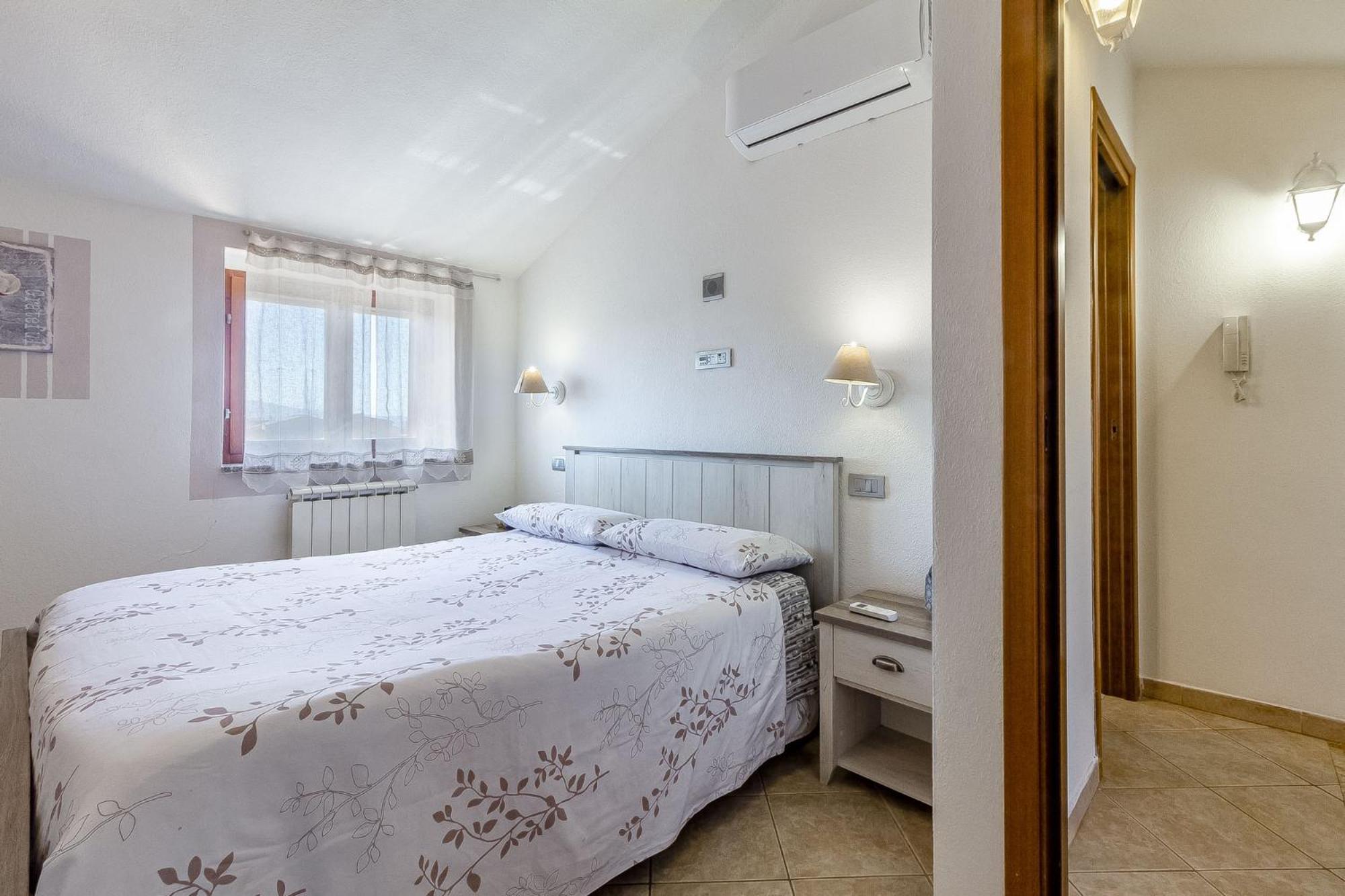Charlotte Apartment - For Family And Groups Porto Torres Eksteriør billede