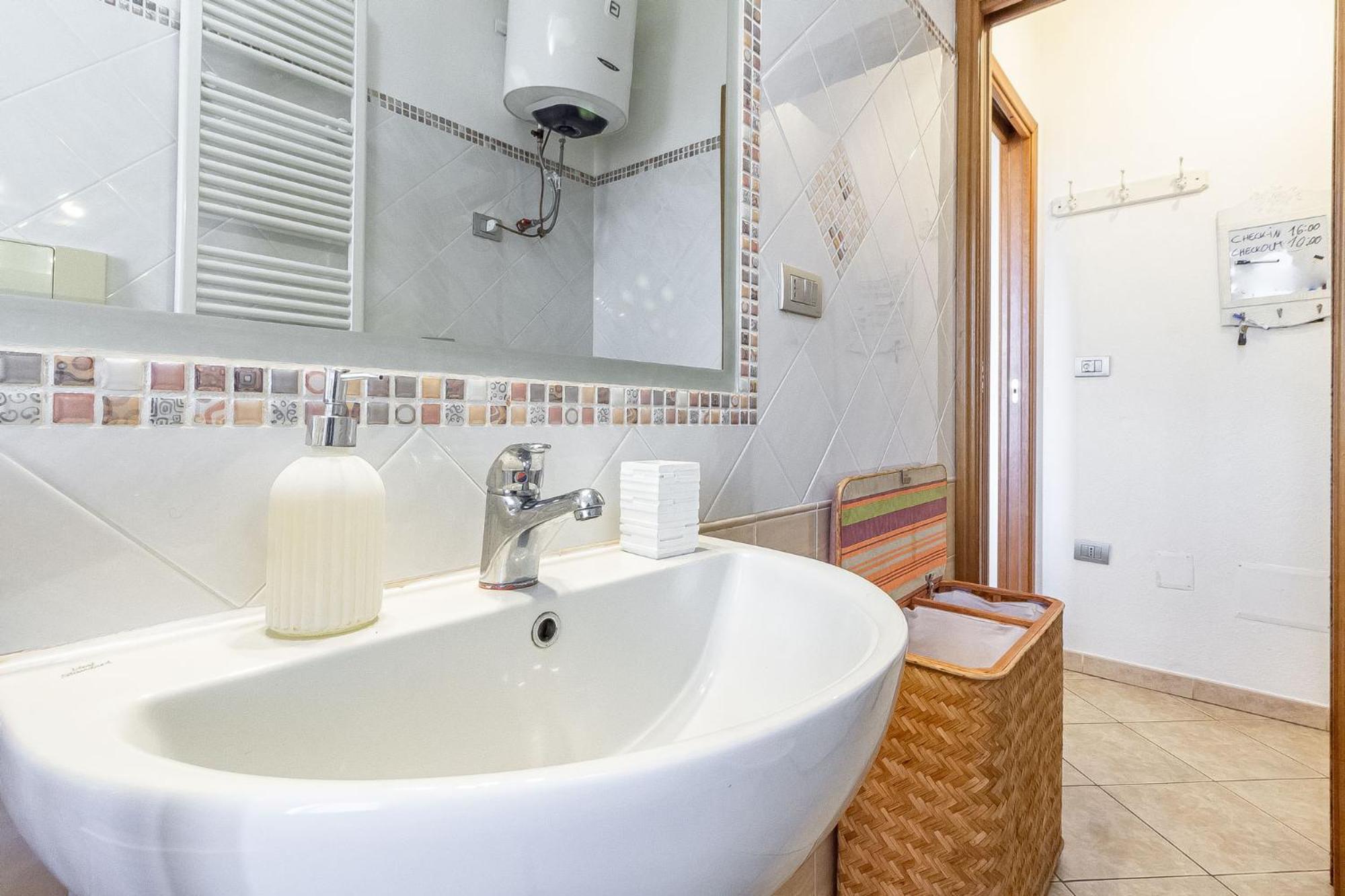 Charlotte Apartment - For Family And Groups Porto Torres Eksteriør billede